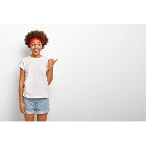 1397 Girl White Background Thumbnail